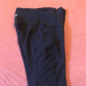 Barely worn lululemon wunder under leggings